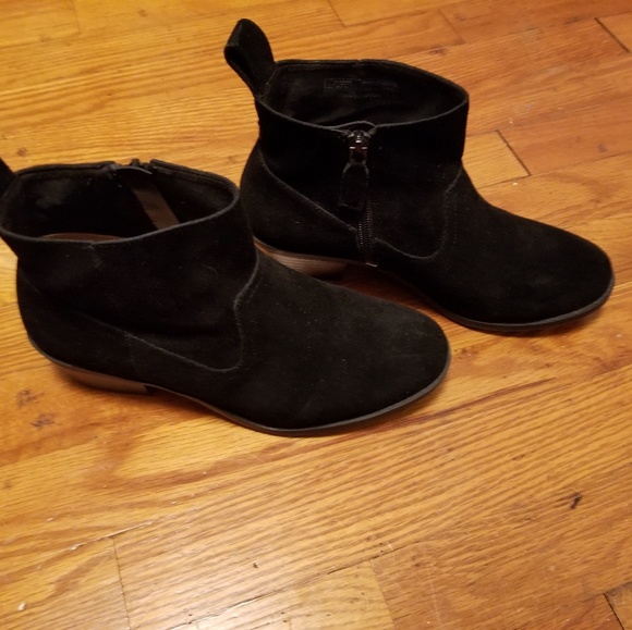 vionic water resistant suede ankle boots